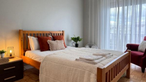 Sunny 4 Bedroom Apartment - with View